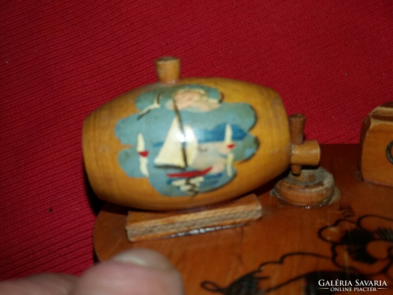 Antique wooden hand-painted balaton doll travel souvenir souvenir table small picture holder 14 cm as shown in the pictures