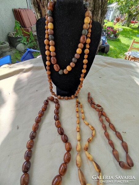 Retro wooden necklaces