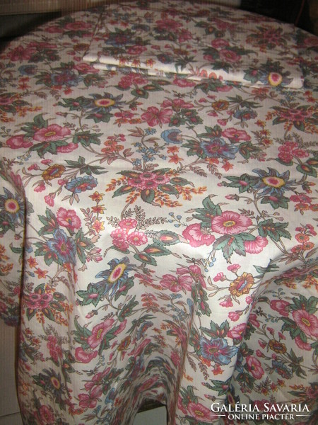 Beautiful vintage style floral bedding set
