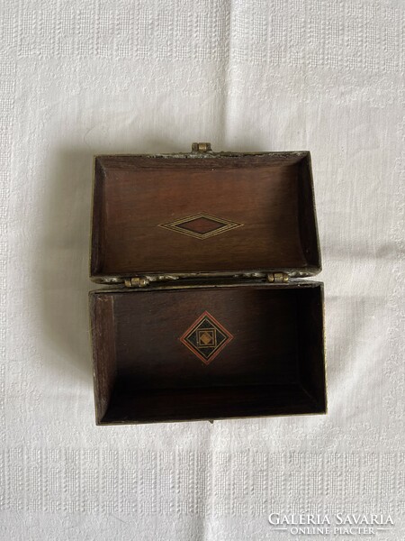 Eastern jewelry chest with solid copper inlay wood interior