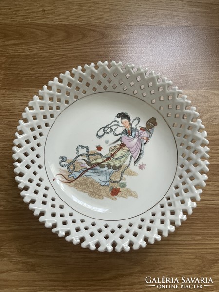 A very nice Chinese serving plate with openwork edges.