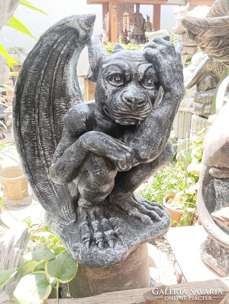 Antracit szürke Fagyálló Kőből Troll kapu Őr sárkány  kutya vízköpő műkő szobor  Mitológiai állat