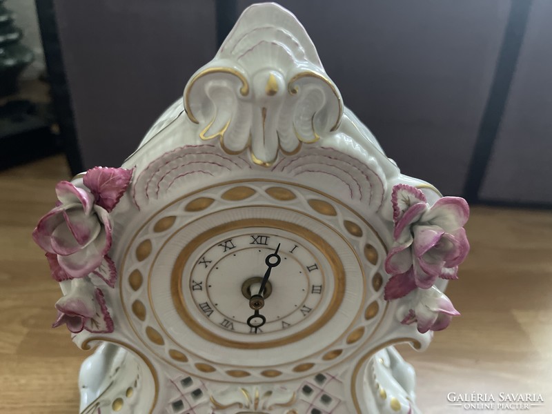 Álomszép régi Német porcelán kandalló óra külön talppal, nem működik.