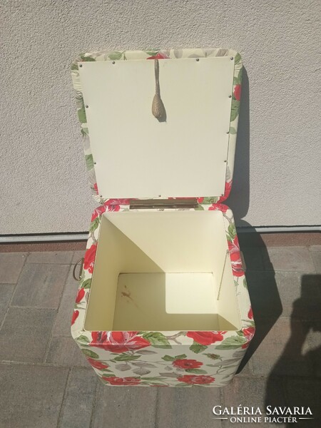 Vintage boho puff szennyes tartó. Alkudható.