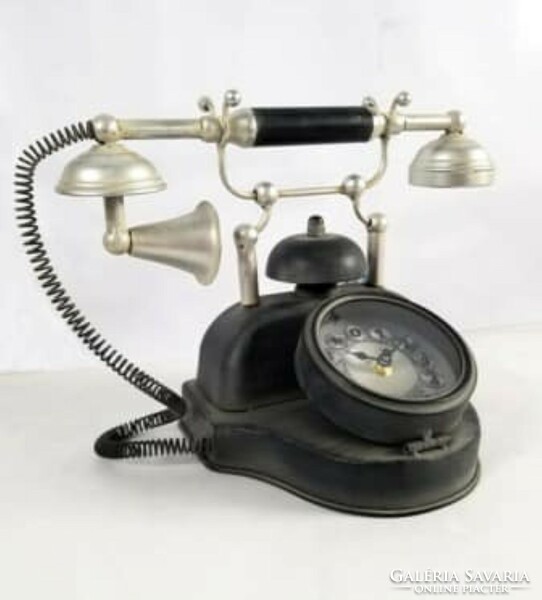Clock in the shape of an old telephone (98876)