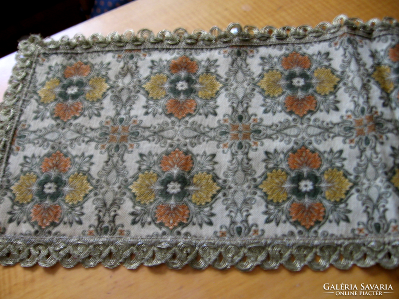 Machine-made tapestry table runner with gold border