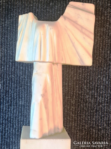 Váró Márton-Angyal- Carrarai márvány 43cm-