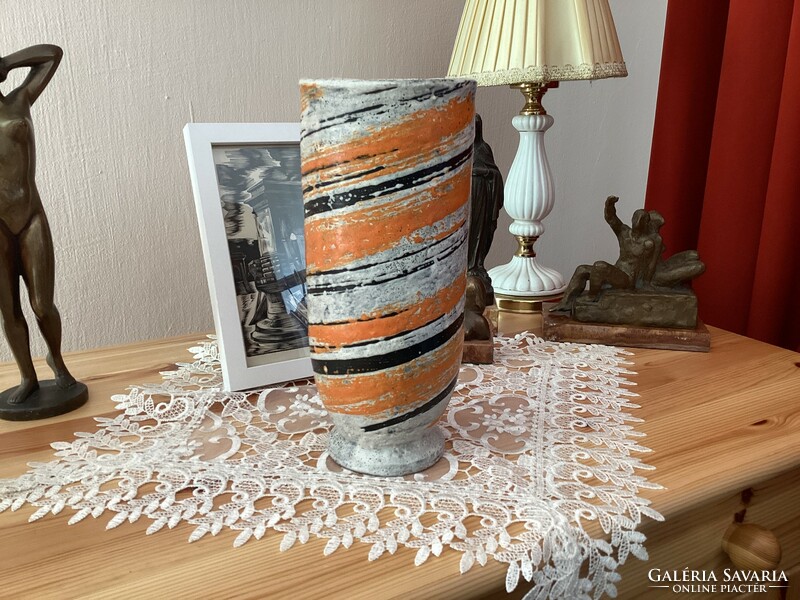 Gorka's flawless artistic vase with livia - spiral stripes.