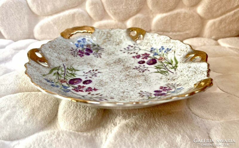 Unmarked but beautiful vintage gilded two-ear field flower porcelain bowl