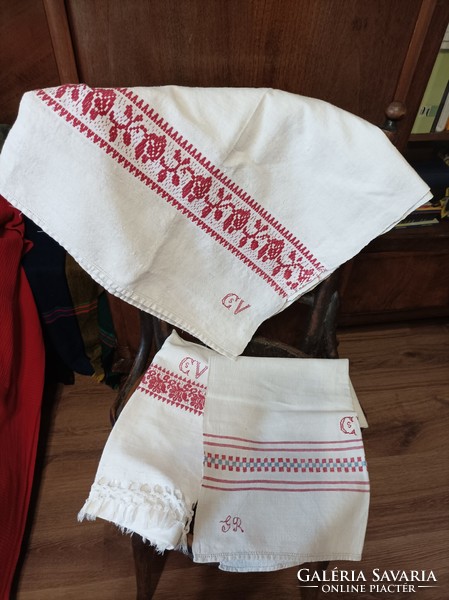 Csv monogrammed folk textile tablecloth set