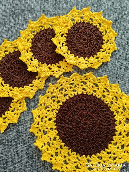 Sunflower coaster set (crochet)