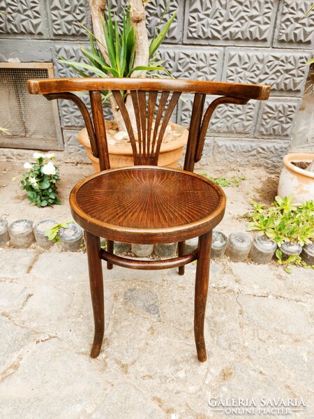 Original antique thonet cafe chair from Debrecen with armrests, in nice and stable condition
