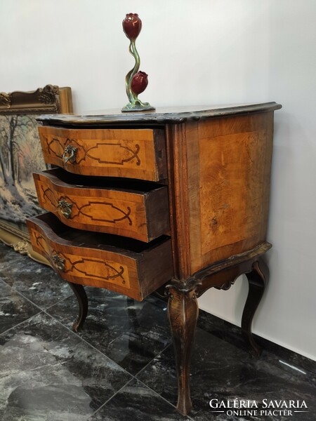 Beautiful antique chest of drawers / chest of drawers