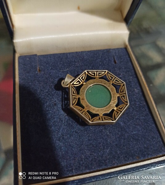 Gilded silver pendant / jade
