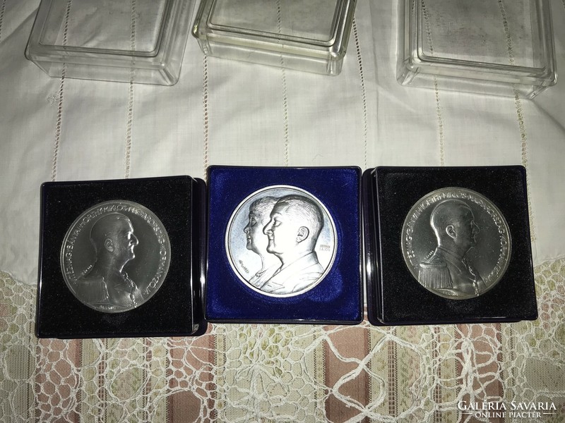 Commemoration of the reburial of Miklós Horthy Vitéz minted on September 4, 1993 3 925 silver coins with box