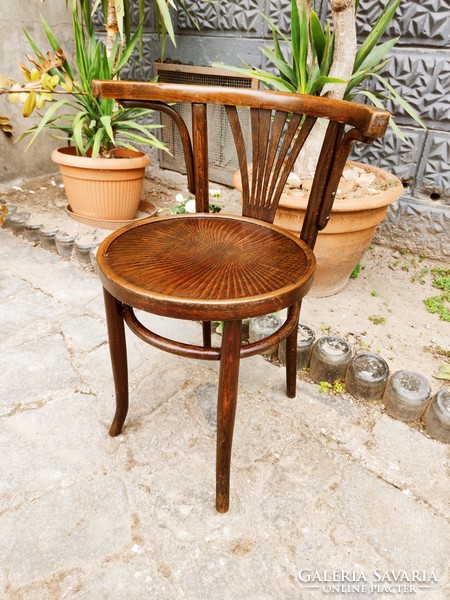 Original antique thonet cafe chair from Debrecen with armrests, in nice and stable condition