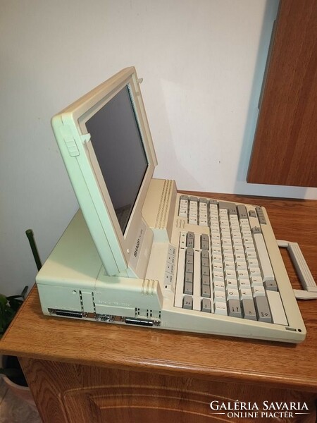 Kuriózum! Működik! SHARP PC 4600 retró vintage hordozható laptop számítógép