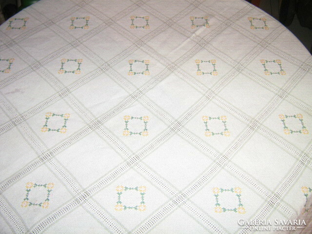 Wonderful azure embroidered woven tablecloth
