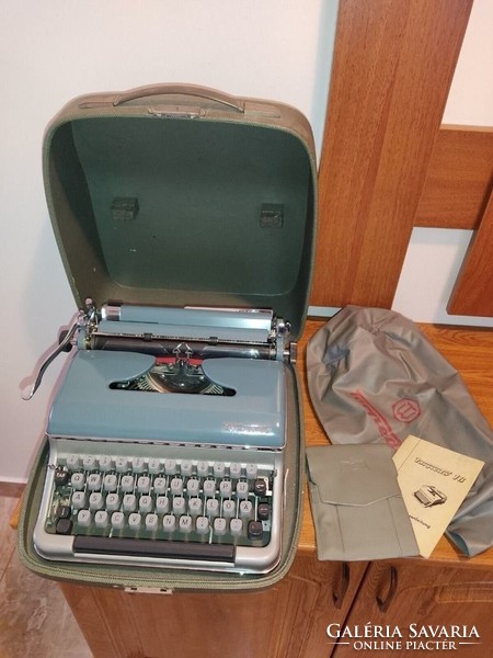 Curiosity torpedo 18 qwertz typewriter