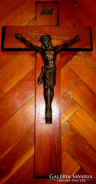 Retro larger cross crucifix corpus