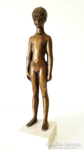 R. Kiss Lenke ( 1926-2000), bronz gyermekszobor, jelzett