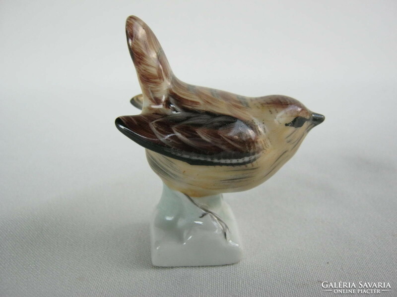 Aquincum porcelain oxeye bird small bird