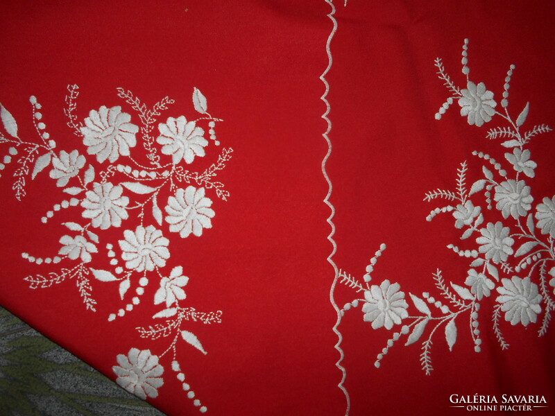 +Embroidered tablecloth - beautiful professional handwork, not faded, not worn.