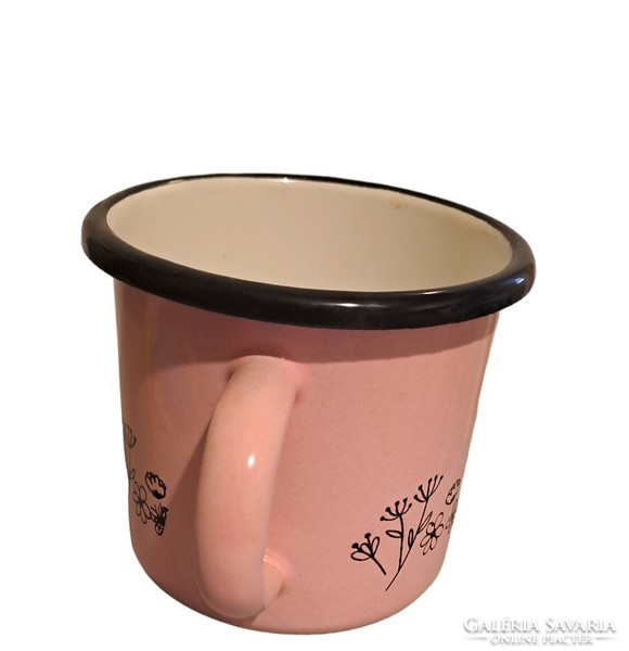 Enamel mug spout
