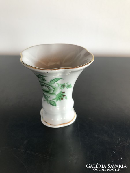 Herendi porcelán, zöld-arany mintás kis váza (33)