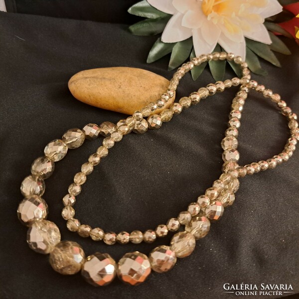 Old bizzu string of pearls 9 cm