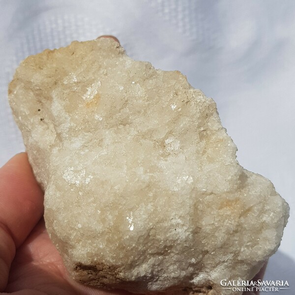 Kőzetgyűjteményből kvarc kristály eladó