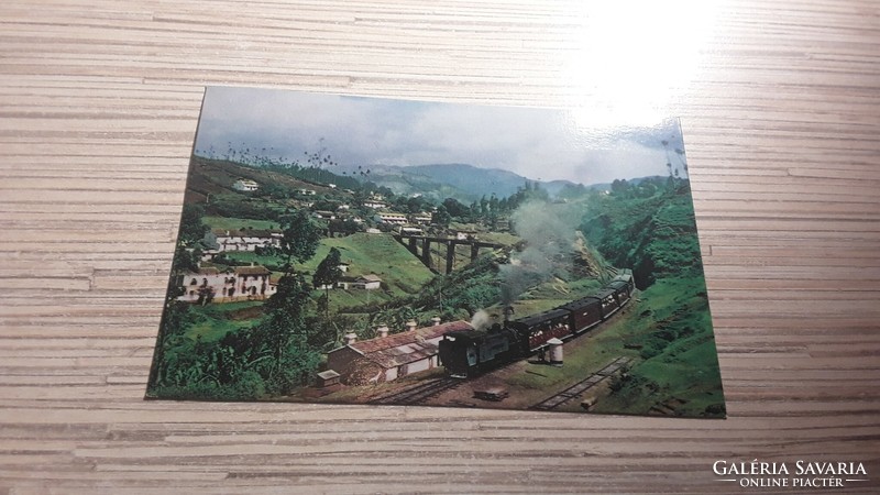 India- Nilgiris kerületében vasúti út.