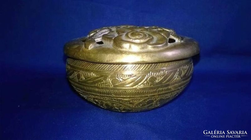Floral patterned, marked Italian ring holder