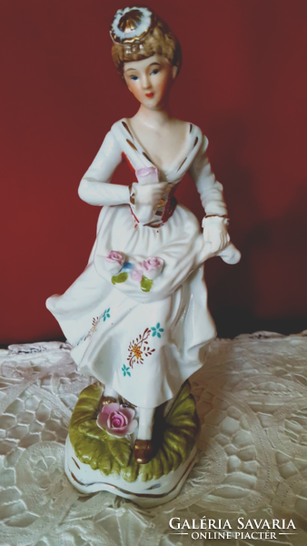 Porcelán hölgy