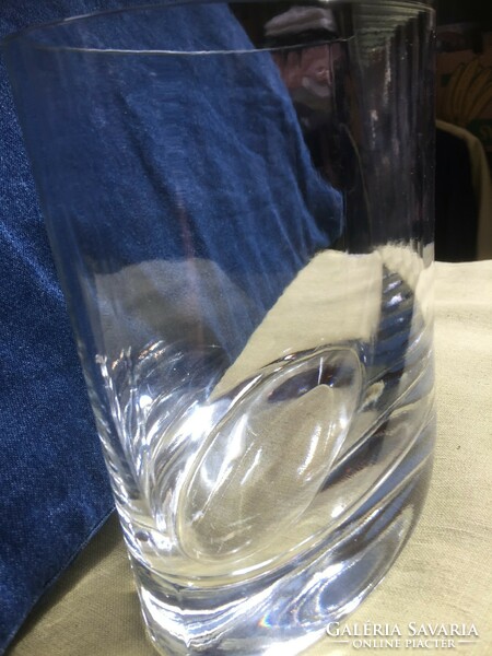Elegant, oval, thick crystal glass vase (79./1)