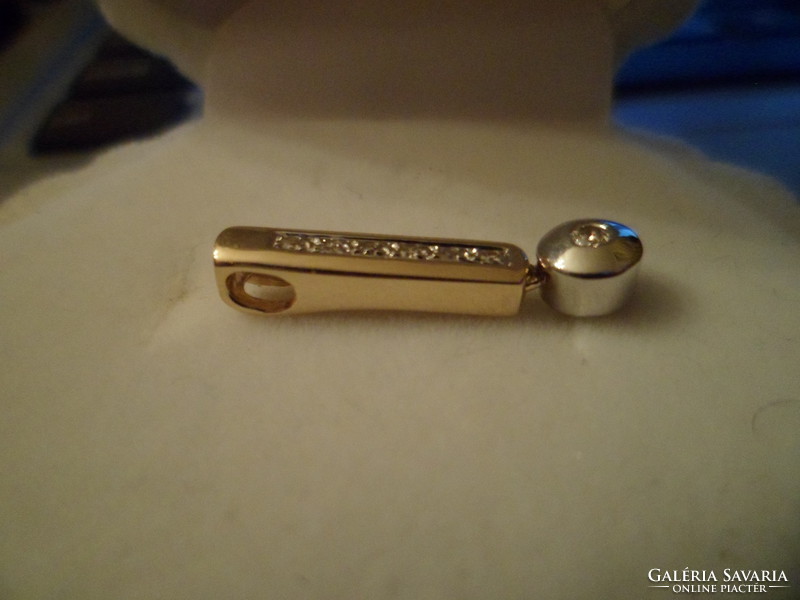 14K buton gold pendant