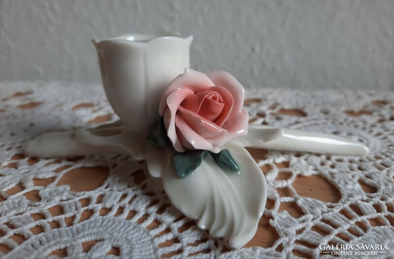 Karl Ens német porcelán gyertyatartó, plasztikus rózsa díszítéssel, 1940 évből