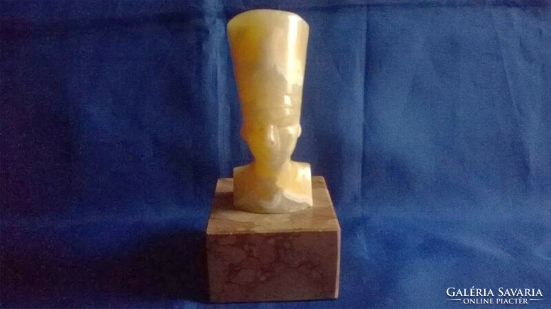 Onyx pharaoh's head, marble base - shelf decoration