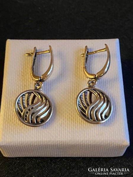 New! 925 marked silver earrings! Size: 3.5 cm long, the round part is 1.5 cm, very showy and beautiful jewelry.