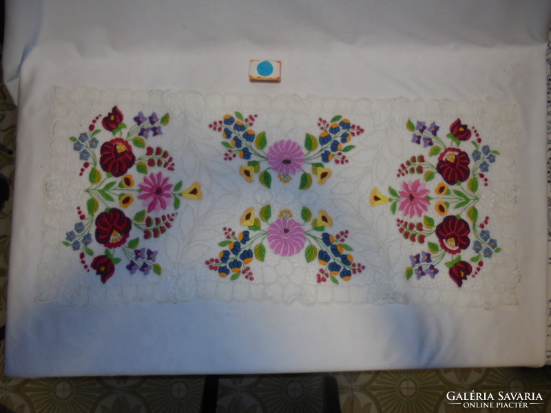 Riselt, Kalocsa embroidered tablecloth, centerpiece, runner