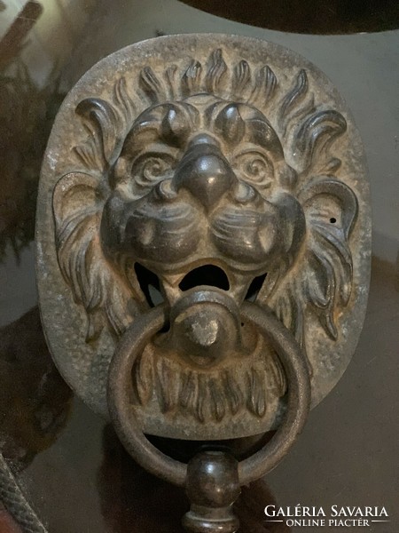 Iron lion head knocker