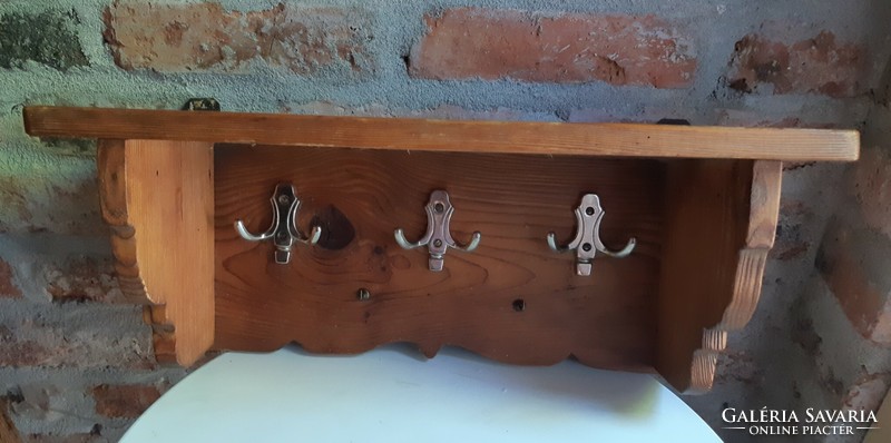 Wooden shelf hanger