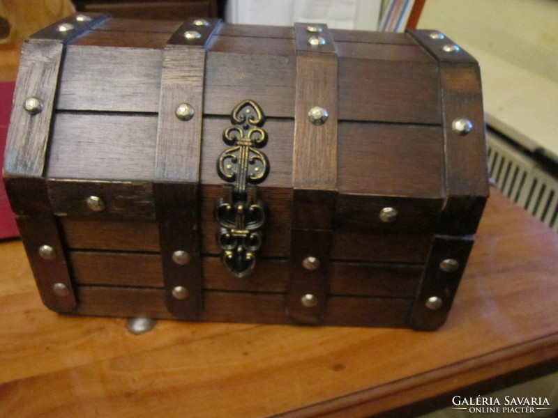 Wooden treasure chest jewelry holder