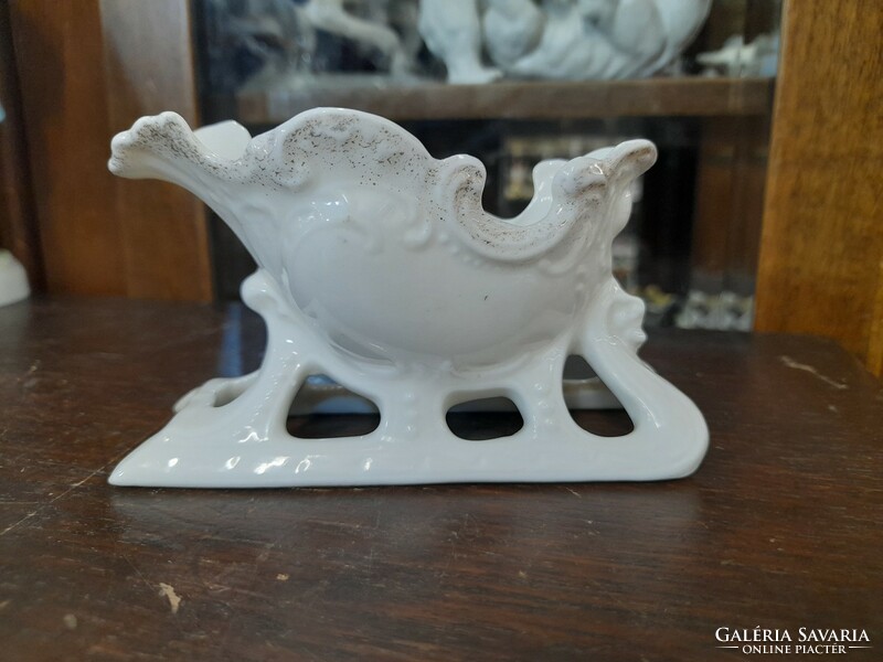 Austria Vikrtoria,Schmidt & Co Carlsbad 1891-1918 Virág Mintás Porcelán Szánkó.12 cm.