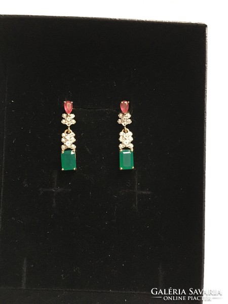 Special ruby-green onyx gold-plated silver earrings