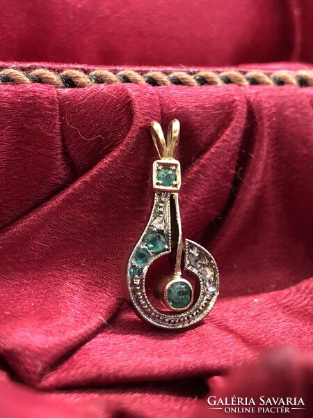 Antique brilliant pendant with emeralds