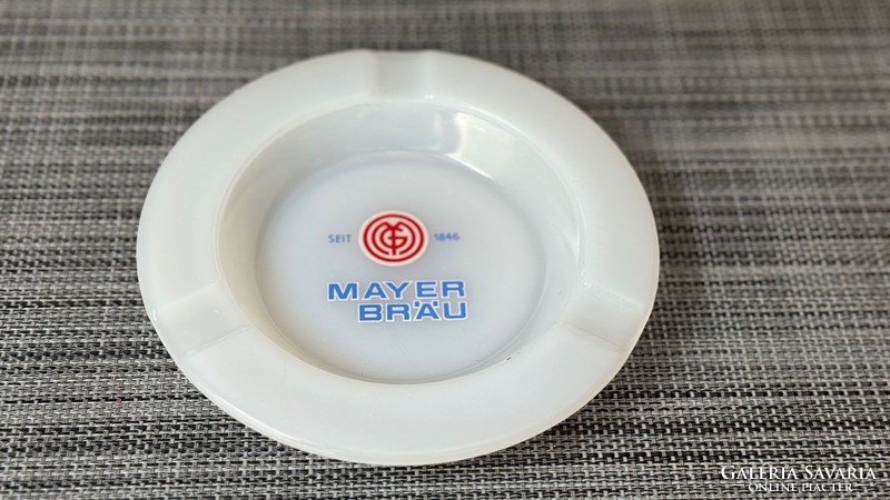 Mayer bräu German brewery milk glass ashtray