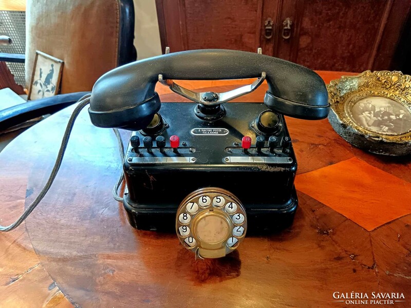 Titkársági telefon, szép állapotban, eredeti textil kábel, komoly gyűjtői darab, tárcsás
