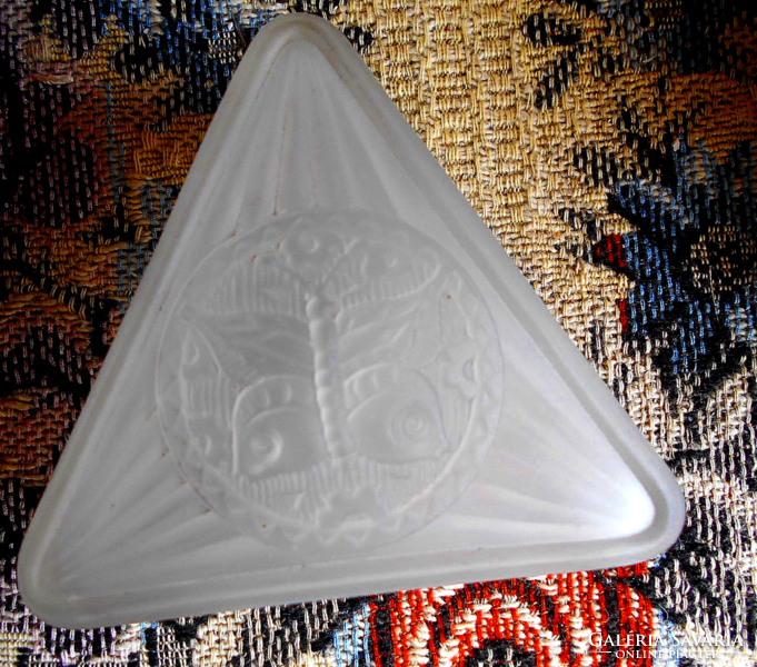 Embossed butterfly pattern on the top of the etched glass jewelry holder