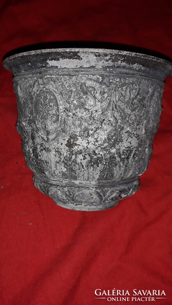 Antique pewter with a rich relief pattern cup cup or flower vase 12 x 10 cm according to pictures